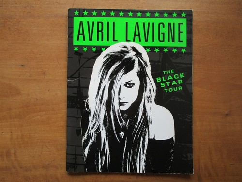 Avril lavigne tourbook - "avril, lavigne"
